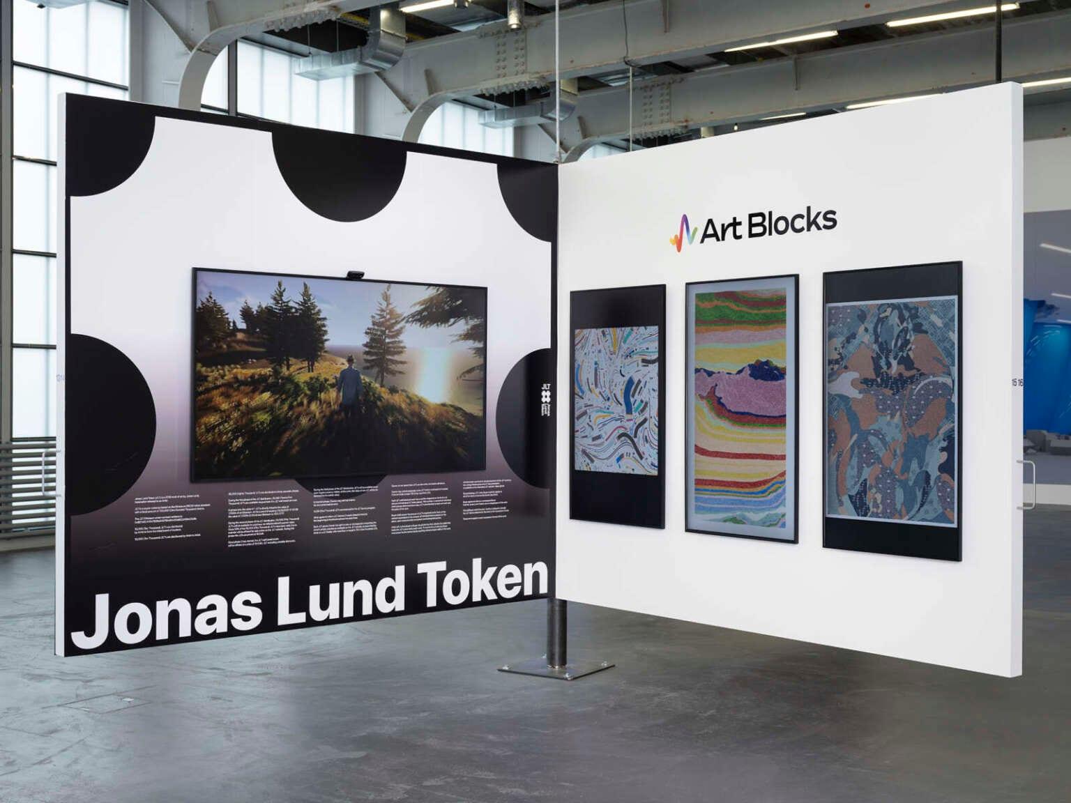 Memories of Qilin in the Art Blocks presentation at DYOR, Kunsthalle Zürich. Photo by Julien Gremaud.